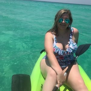 Meet your Posher, Brittany